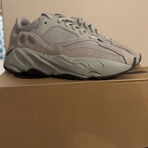 Yeezy boost 700 salt